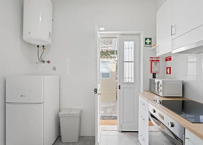 Gasthof Guestready - Rosemary's Lovely With A Garden