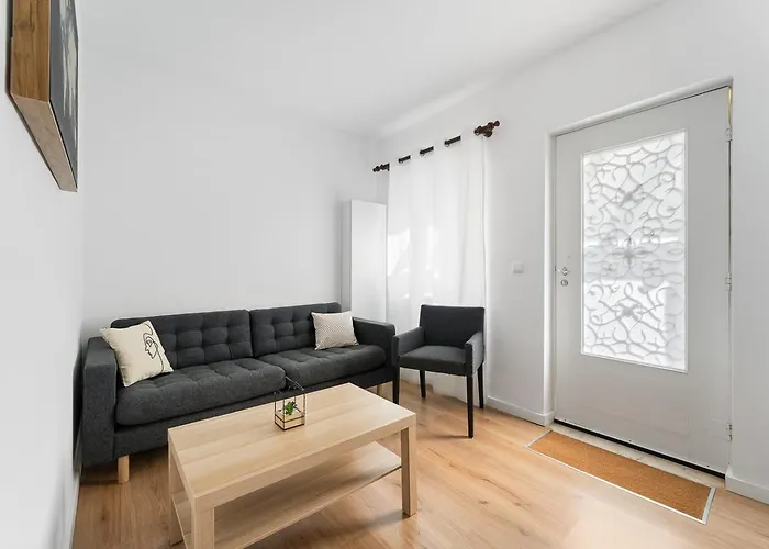 Gasthof Guestready - Rosemary's Lovely With A Garden Porto