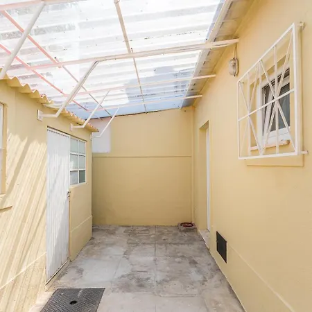 Gasthof Guestready - Rosemary's Lovely With A Garden 4*