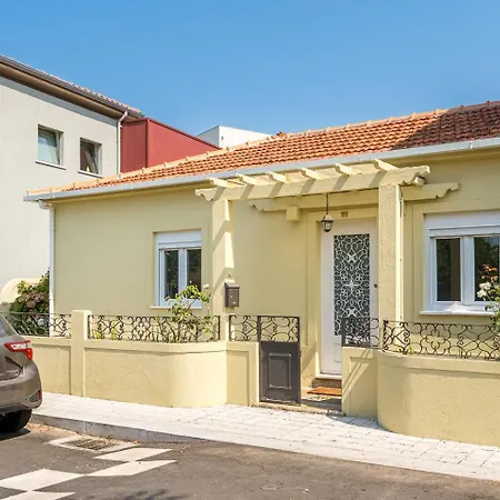 Guestready - Rosemary's Lovely With A Garden 4*