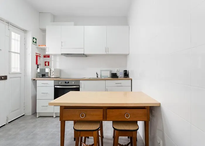 Guestready - Rosemary's Lovely With A Garden 4*